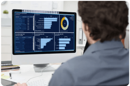 salesops-reviewing-dashboard-reports